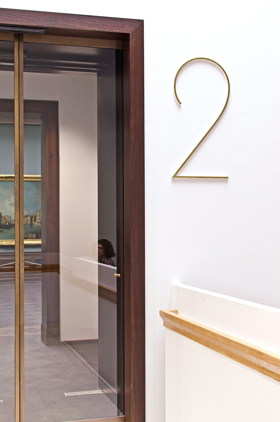 Level identification sign