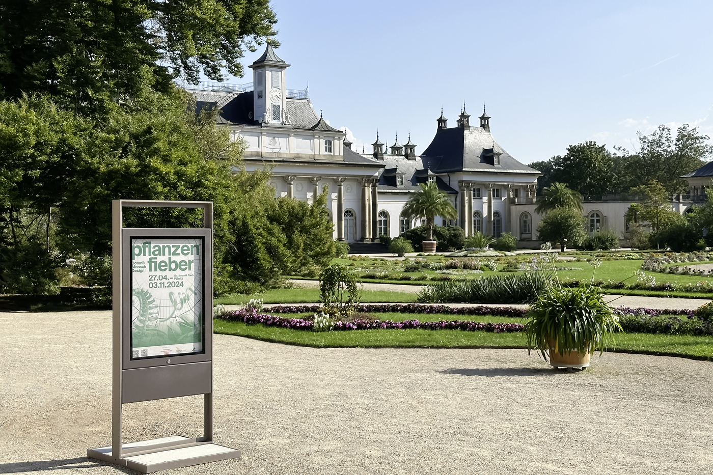 Free standing information stand