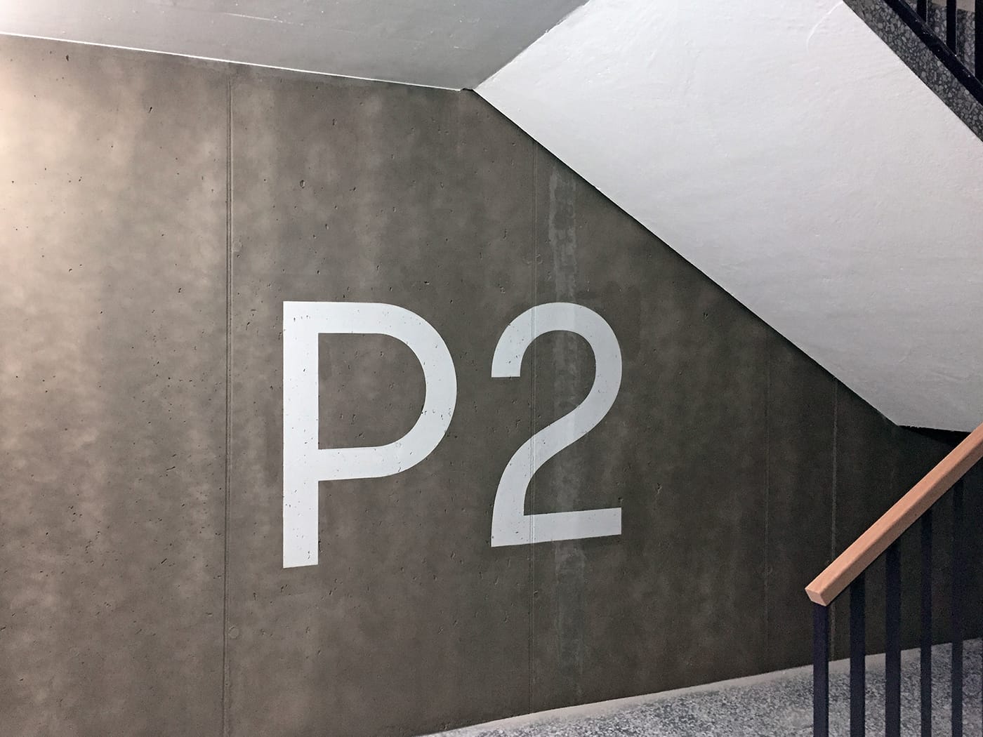 Level identification sign