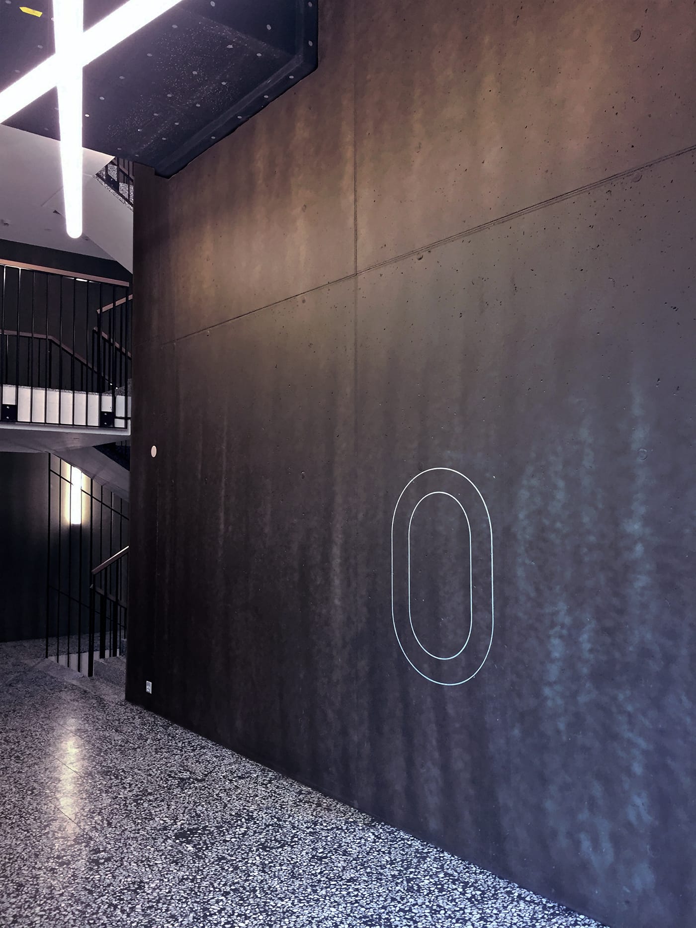 Level identification sign