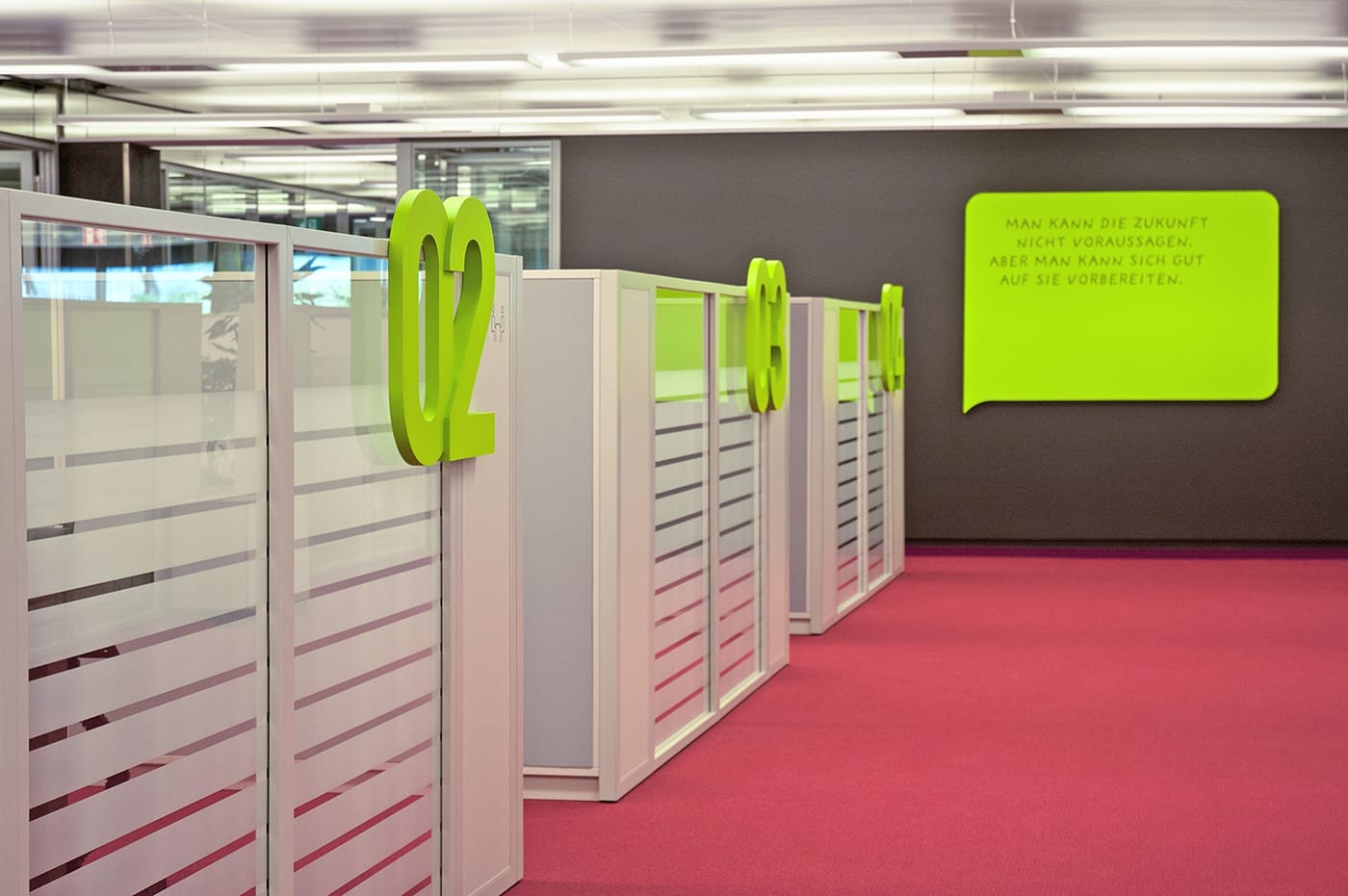 Nummerierung Beratungsplätze und Beschriftungskonzept zum Thema Renteneintritt