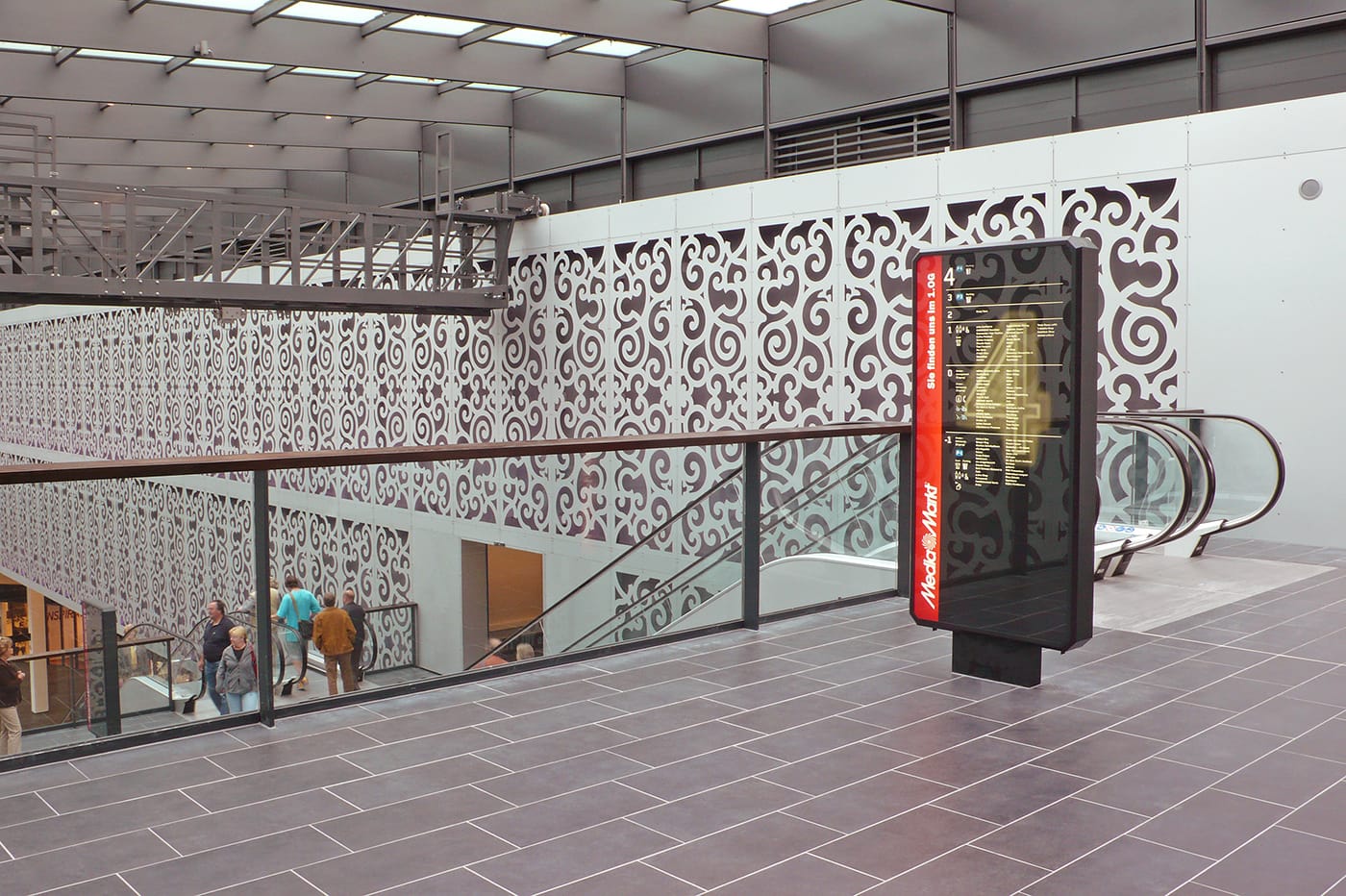 Orientation pylon with shops and levels directory