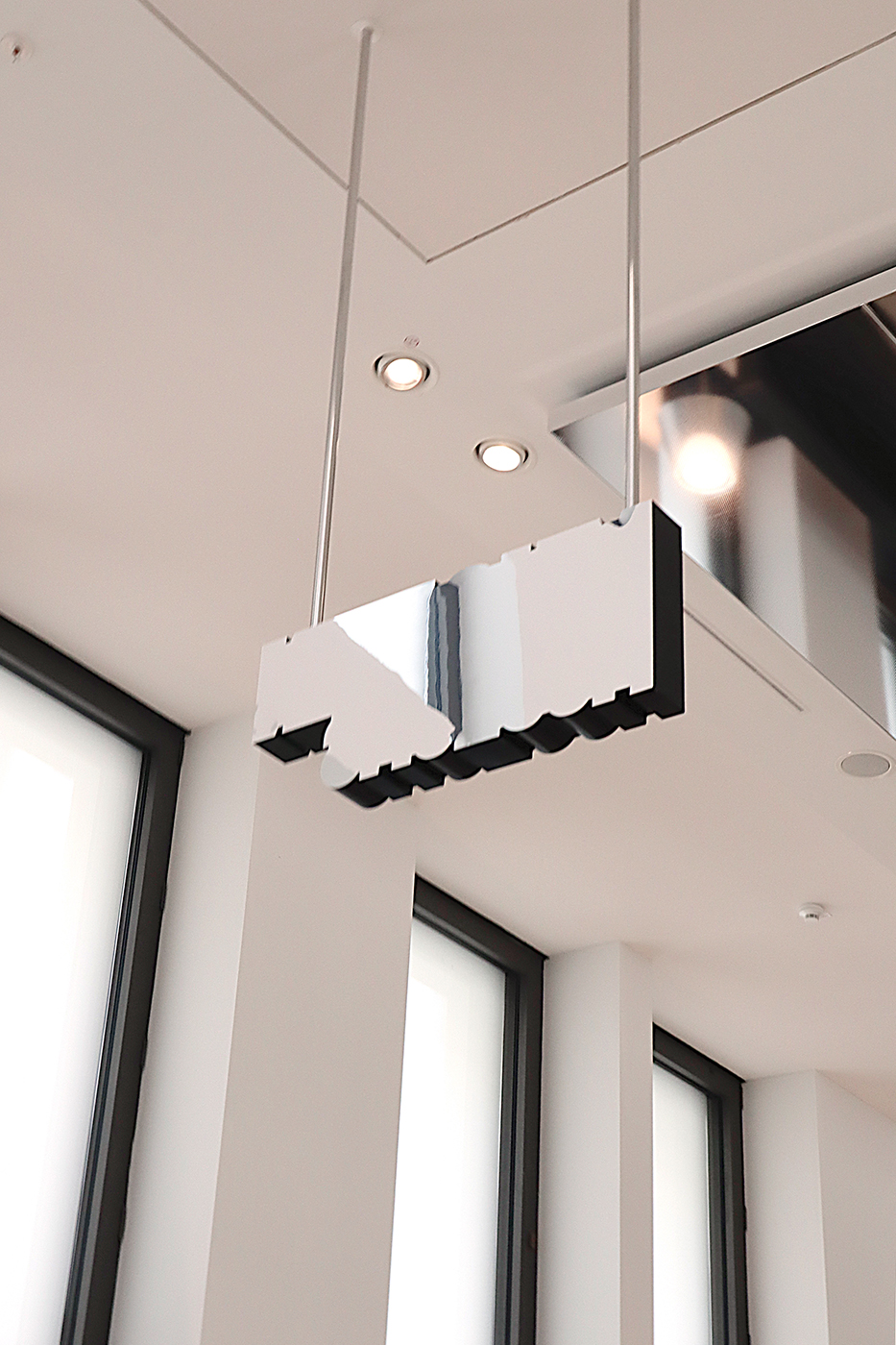 Lighting directional sign (rear)