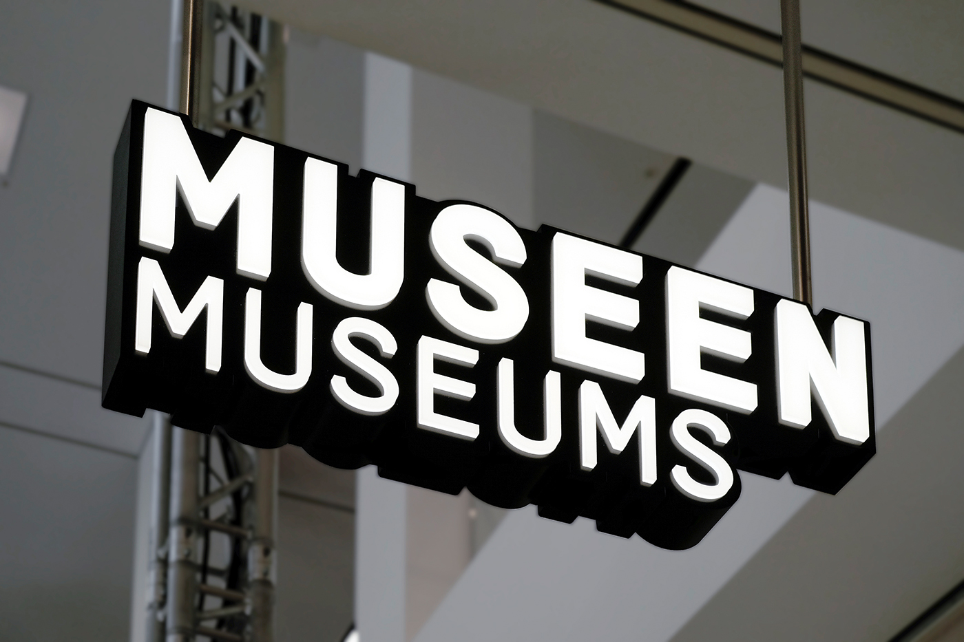 Lighting directional sign