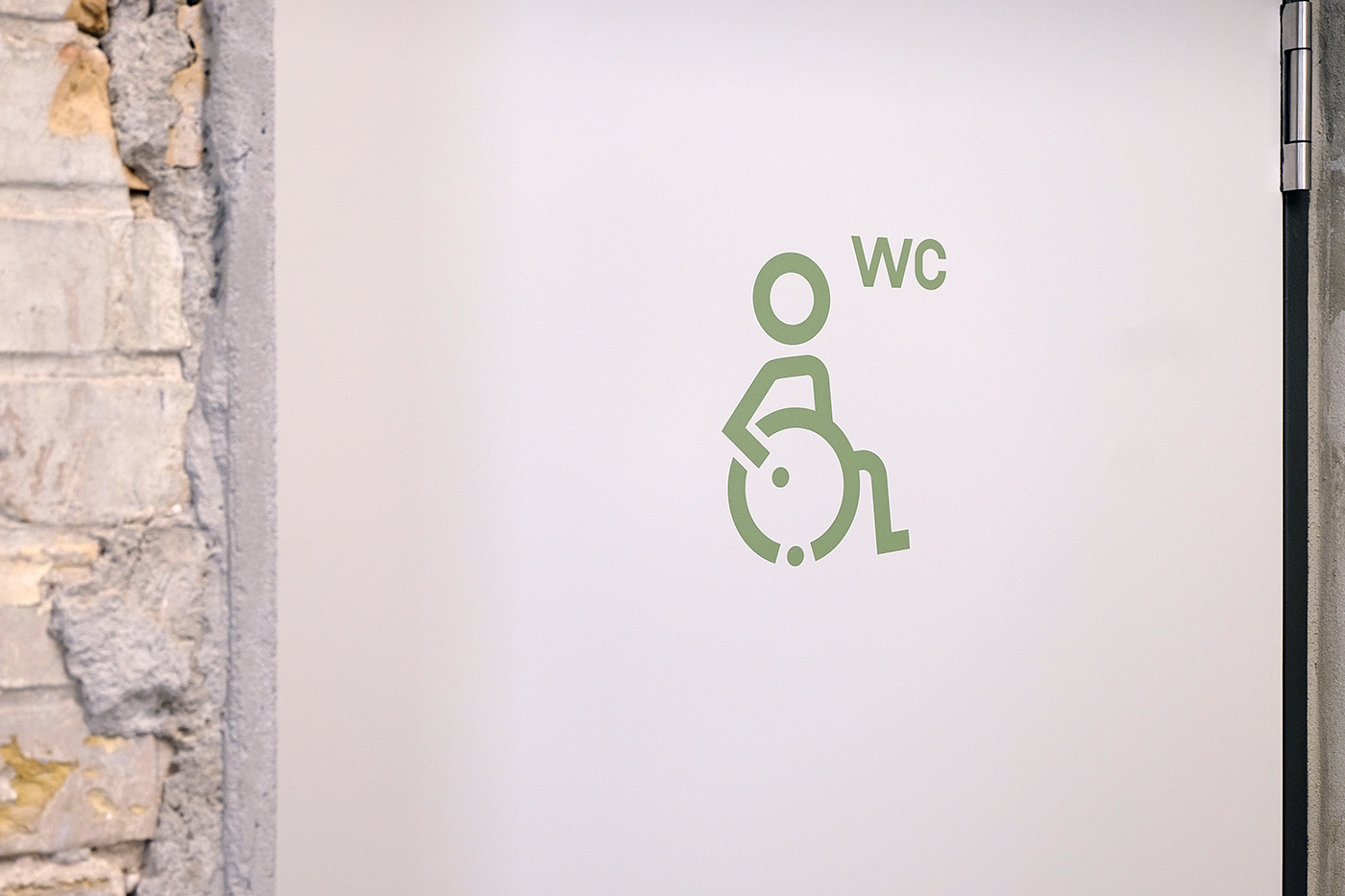 Wheelchair toilet pictogram