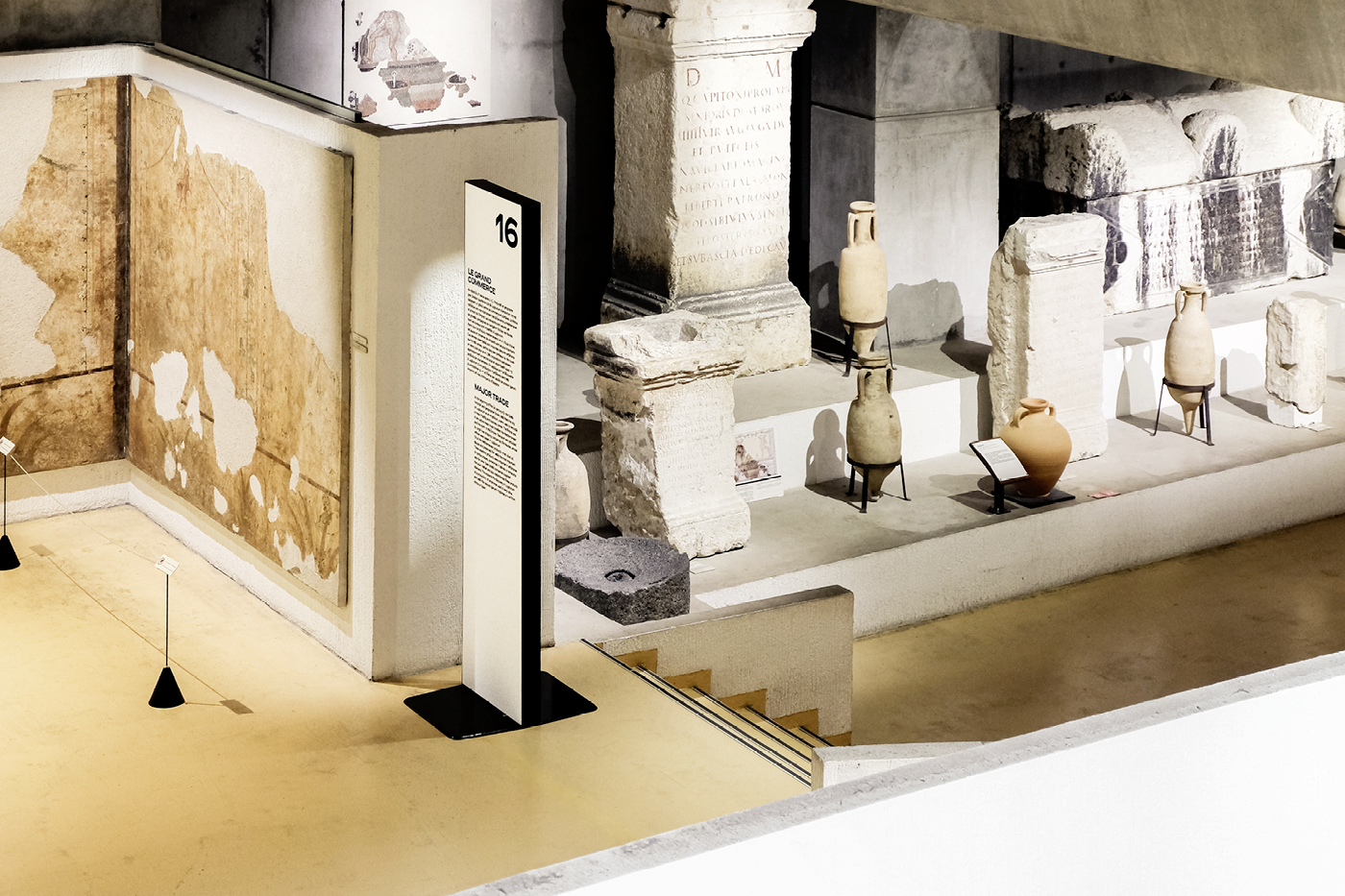 Free standing information stand