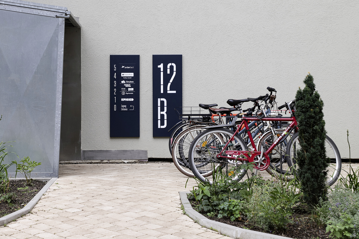 Entrance Number and tenants signs