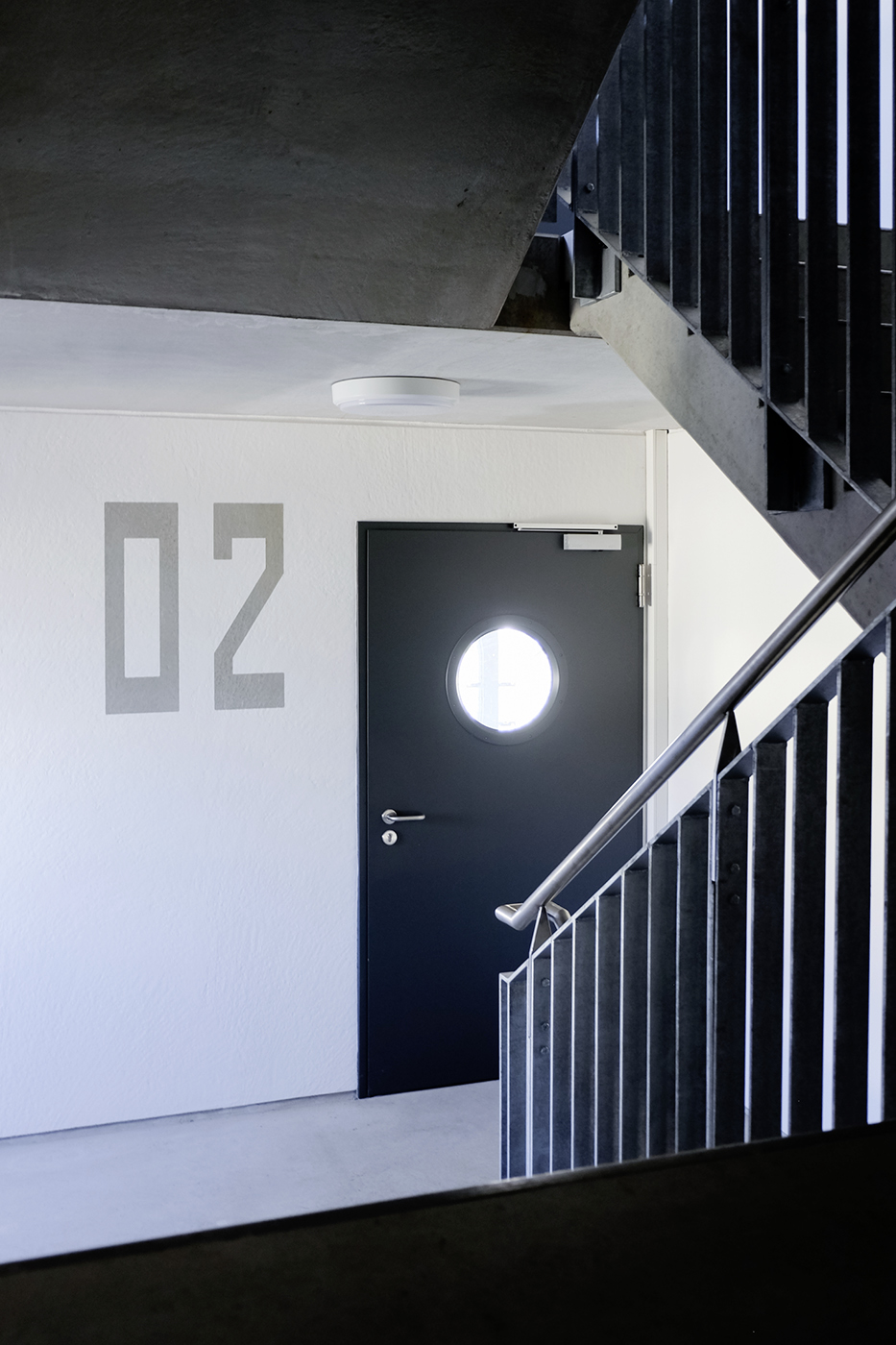 Level identification sign