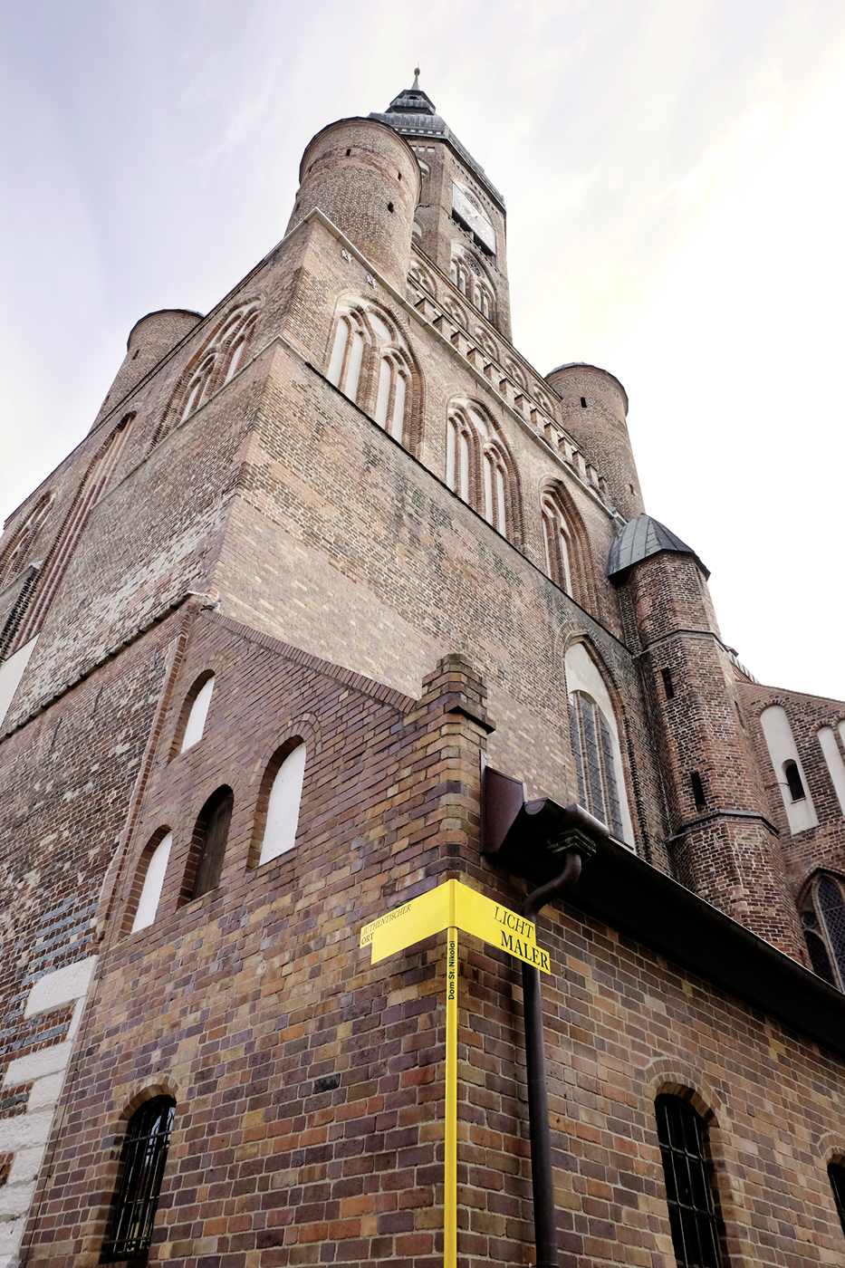 Event location identification sign