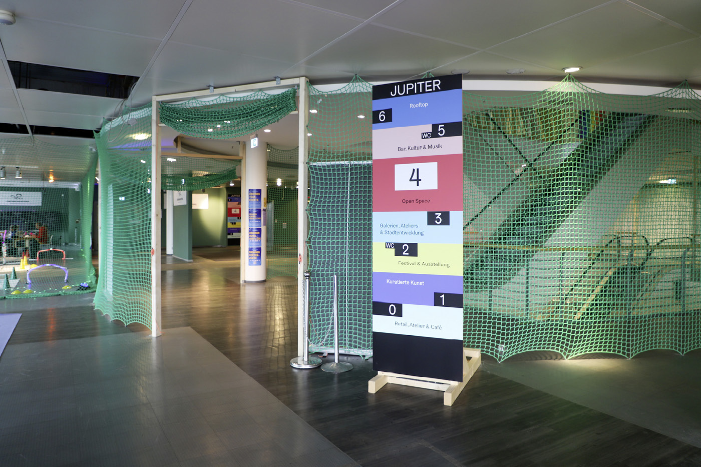 Temporary escalator signage