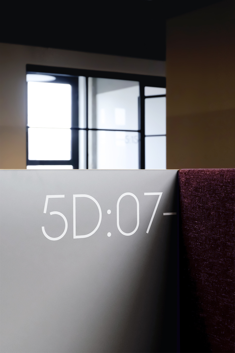 Workdesk identification sign